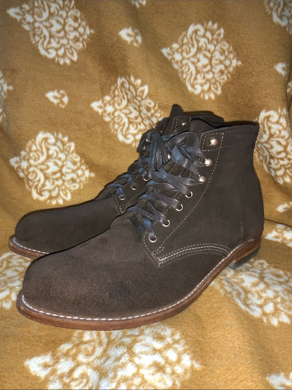 Wolverine 1000 Mile Brown Suede leather Boots. In good condition. Sz. 11D. USA. - Picture 5 of 12